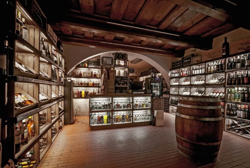 Vinotéka s vinárnou CORK Tábor